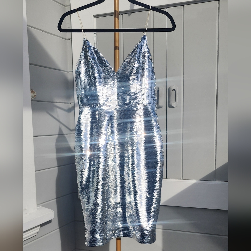 Alex Perry Leighton Silver Sequin Mini Dress Size 6